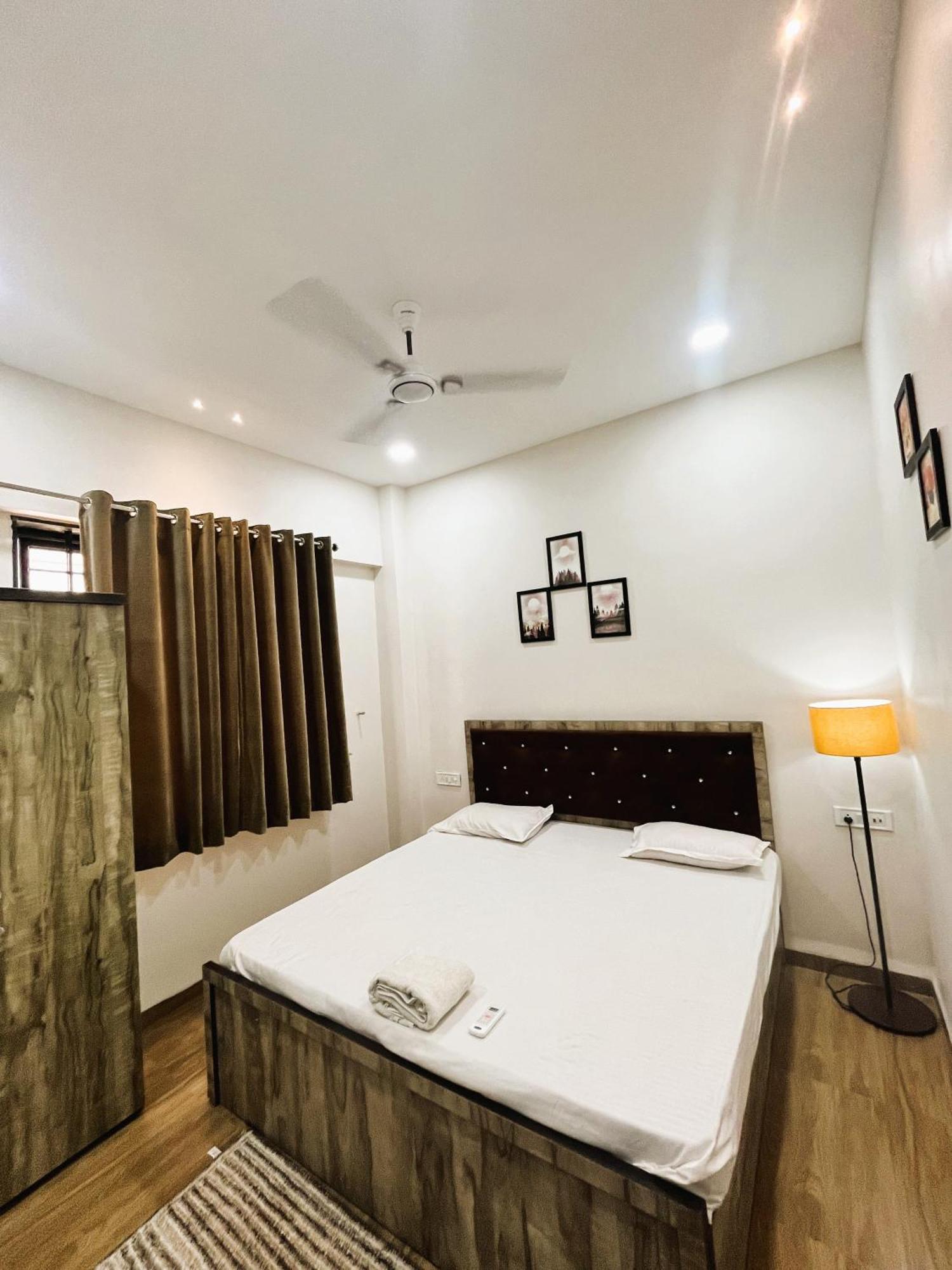 Shree Stay Inn Luxe' Holiday Home Ujjain Luaran gambar