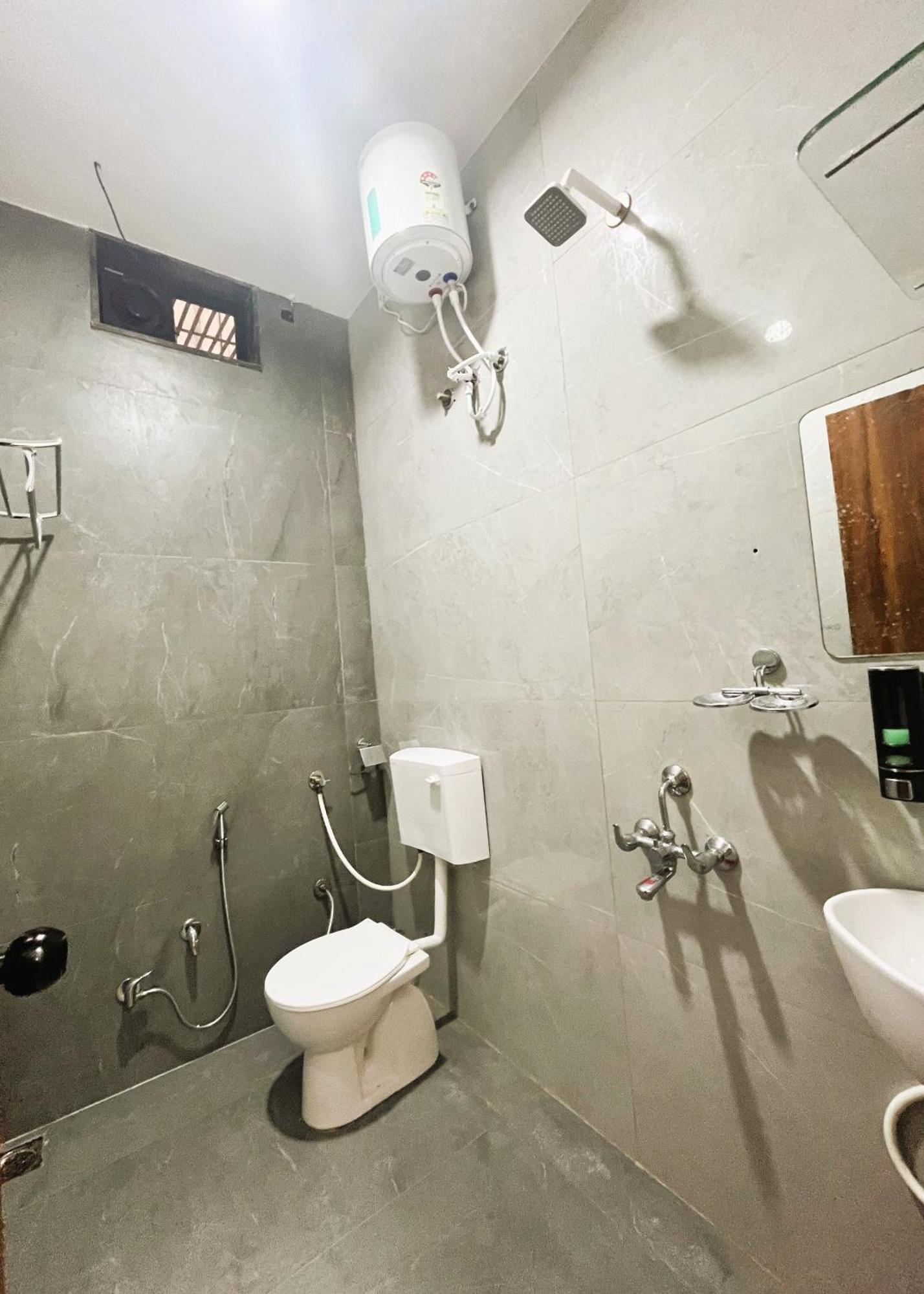 Shree Stay Inn Luxe' Holiday Home Ujjain Luaran gambar